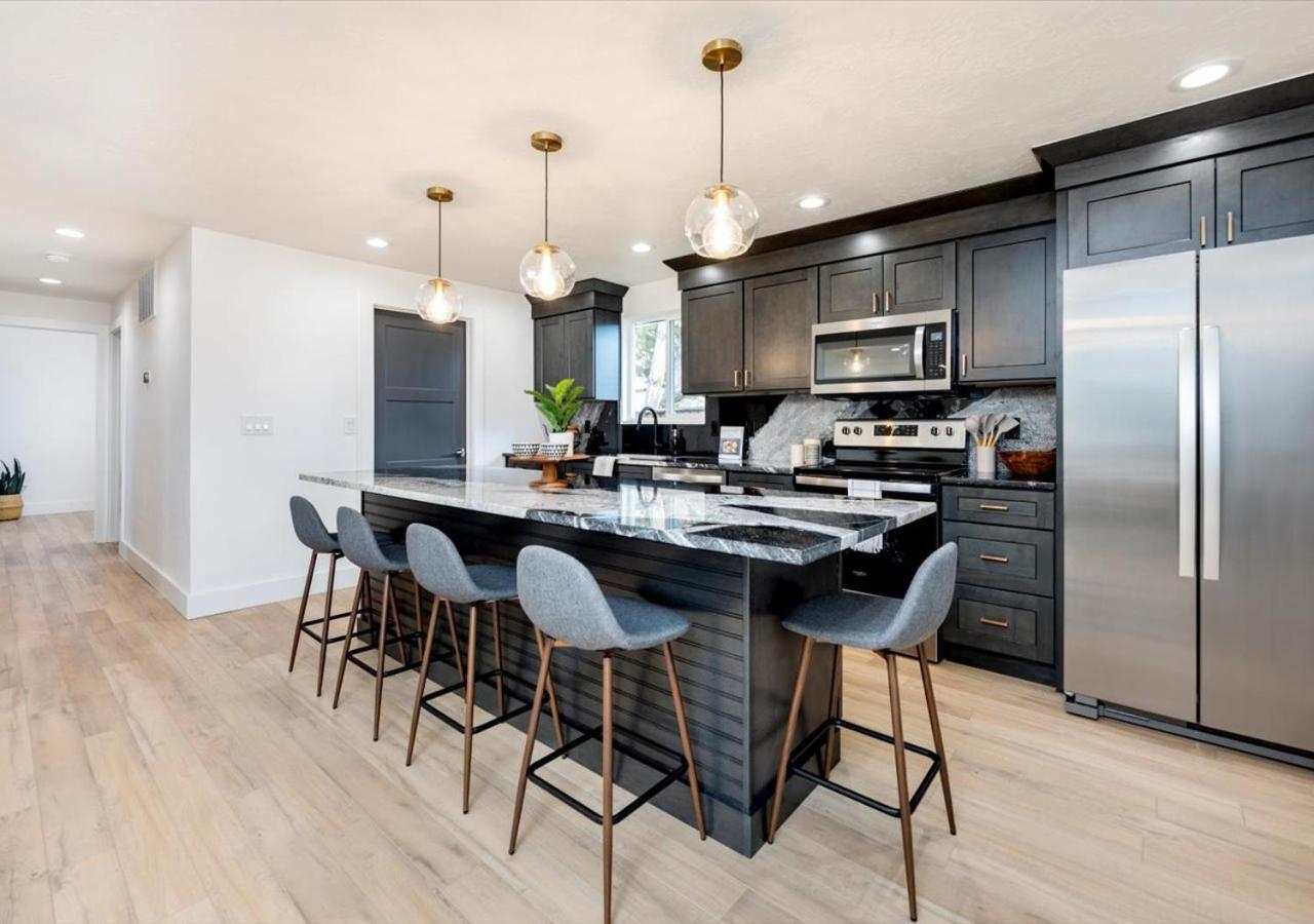 Mid Century Modern Boise-River Bungalow W/ Hot Tub Buitenkant foto