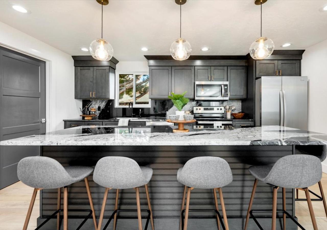 Mid Century Modern Boise-River Bungalow W/ Hot Tub Buitenkant foto