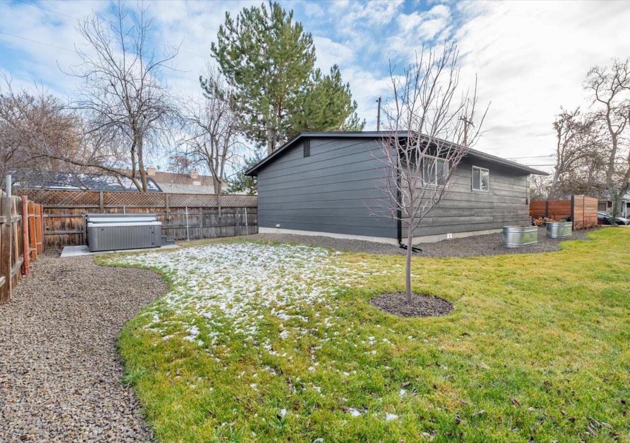 Mid Century Modern Boise-River Bungalow W/ Hot Tub Buitenkant foto